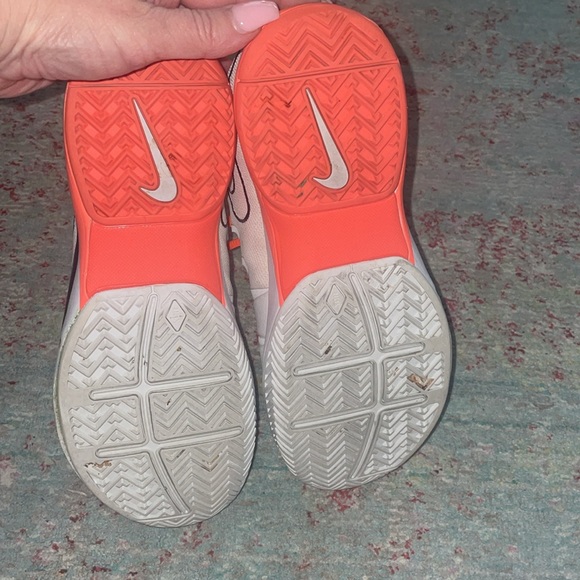 Women’s Nike Vapor 9.5 Tennis 🎾 Shoe - Size 8 - Picture 6 of 10